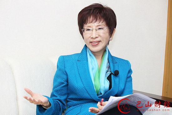 洪秀柱于今年八月在台北接受新浪国际专访时表示,“一路走来,浑身是伤、全身试胆”。林怡妘/摄