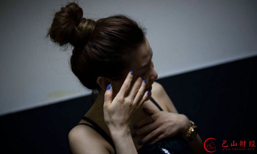 监控摄像头底下的疯狂男女 毫无隐私