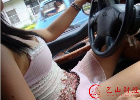 夏天,女性,短裙,走光,安全裤
