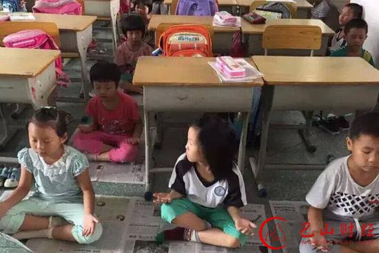 打坐,午睡,校长,视频教学
