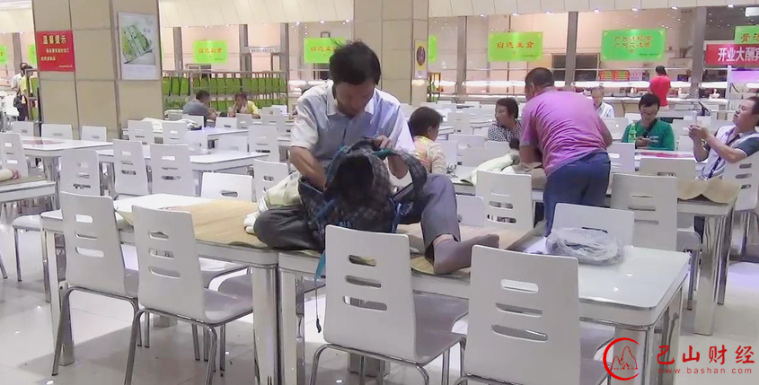 开学,食堂,大学新生,家长