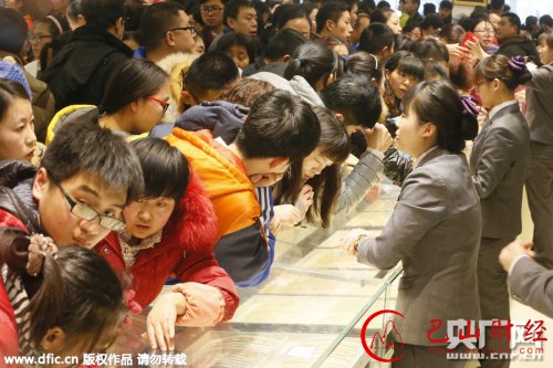 北京,黄金卖场,抢金,狂潮,“金猴”,一天半,25公斤