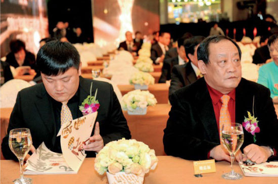 楼忠福(右)、楼明(左)