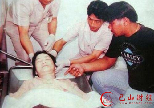 邓丽君,尸检照,曝光,真是死因,