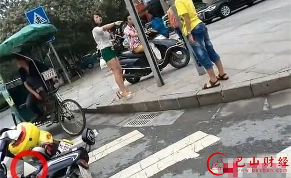 男孩,当街,追打,短裙,少妇