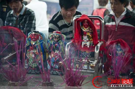 海南,民俗,钢钎穿腮